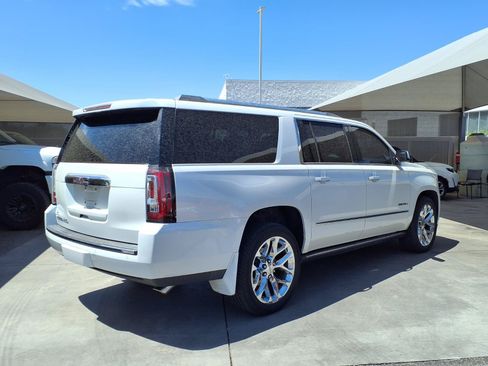 Used 2017 GMC Yukon XL Denali w/ Open Road Package AWD/4WD image 4
