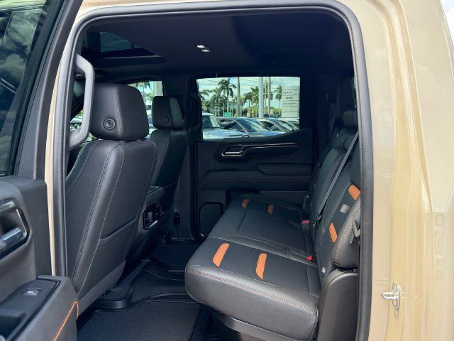 Used 2022 GMC Sierra 1500 AT4 w/ AT4 Premium Package AWD/4WD image 11