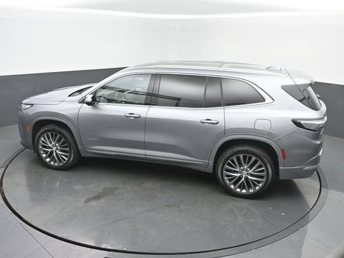 Used 2025 Buick Enclave Avenir w/ LPO, Floor Liner Package AWD/4WD image 40
