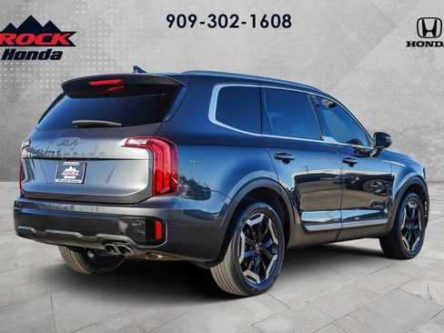 Used 2023 Kia Telluride S image 6