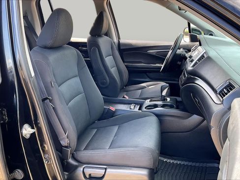 Used 2018 Honda Ridgeline Sport image 9