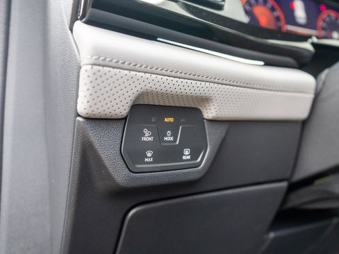 Certified 2026 Volkswagen Atlas Peak Edition AWD/4WD image 31