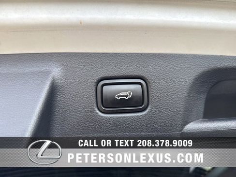 Used 2022 Hyundai Palisade SEL w/ Premium Package image 22
