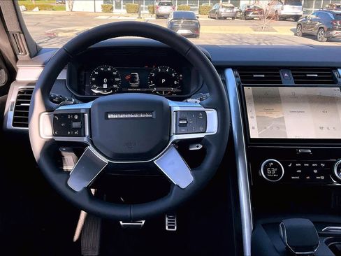 New 2026 Land Rover Discovery Limited Edition image 15