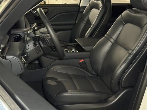 New 2025 Lincoln Aviator Premiere image 19