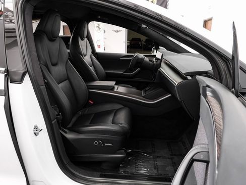 Used 2022 Tesla Model X image 40