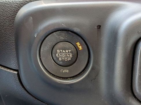 Used 2022 Jeep Wrangler Unlimited Rubicon w/ LED Lighting Group AWD/4WD image 26
