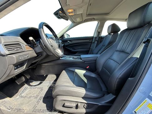 Used 2022 Honda Accord Touring image 9