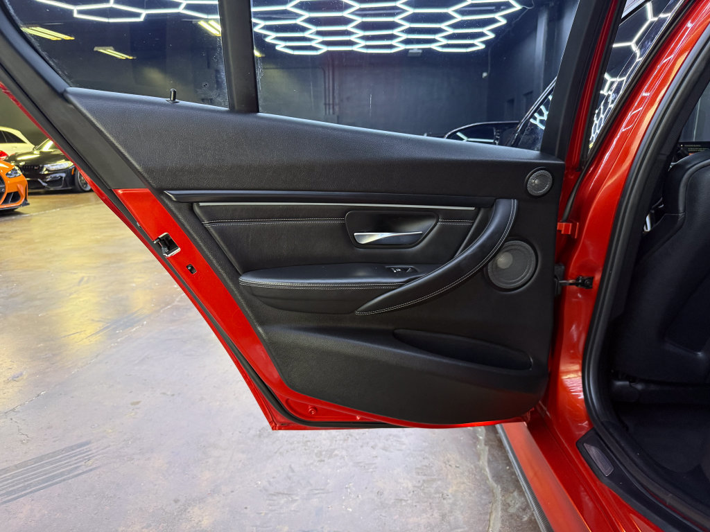 Used 2018 BMW M3 RWD image 17