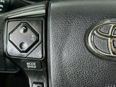 Used 2022 Toyota Tacoma SR RWD image 11