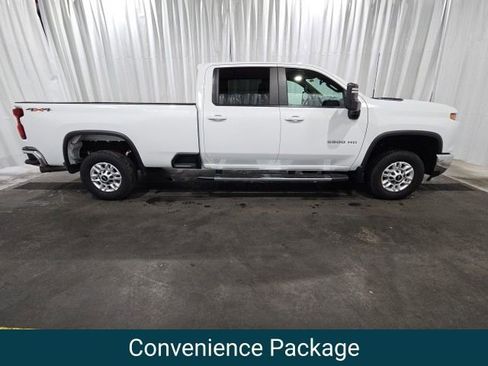 Used 2025 Chevrolet Silverado 2500 LT w/ Safety Package AWD/4WD image 2