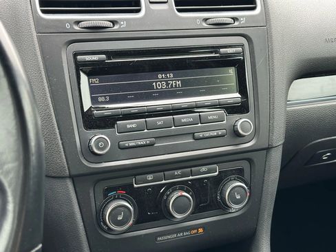 Used 2013 Volkswagen GTI 4-Door image 37