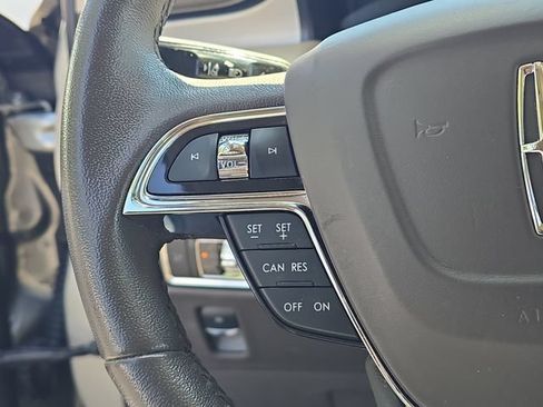 Used 2023 Lincoln Nautilus FWD image 12