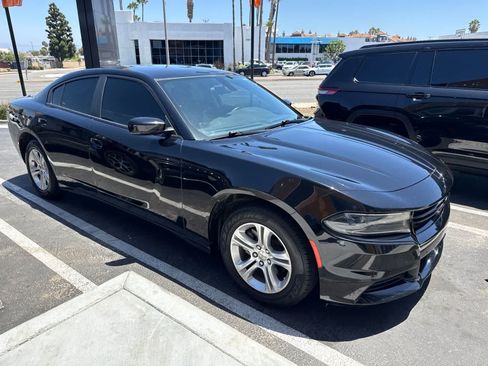 Used 2022 Dodge Charger SXT RWD image 17