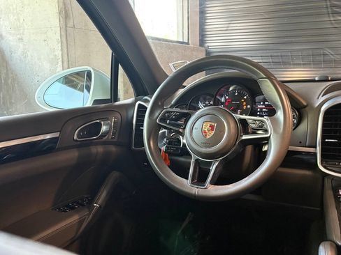 Used 2015 Porsche Cayenne Diesel AWD/4WD image 17