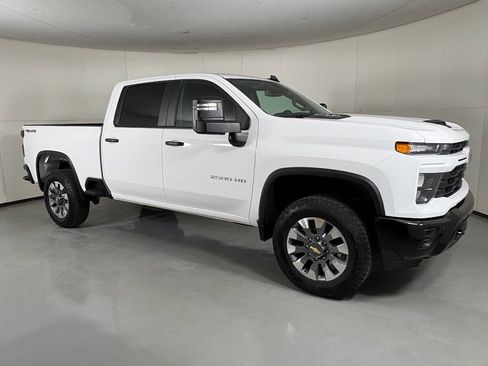 Certified 2025 Chevrolet Silverado 2500 Custom w/ Custom Value Package AWD/4WD image 11