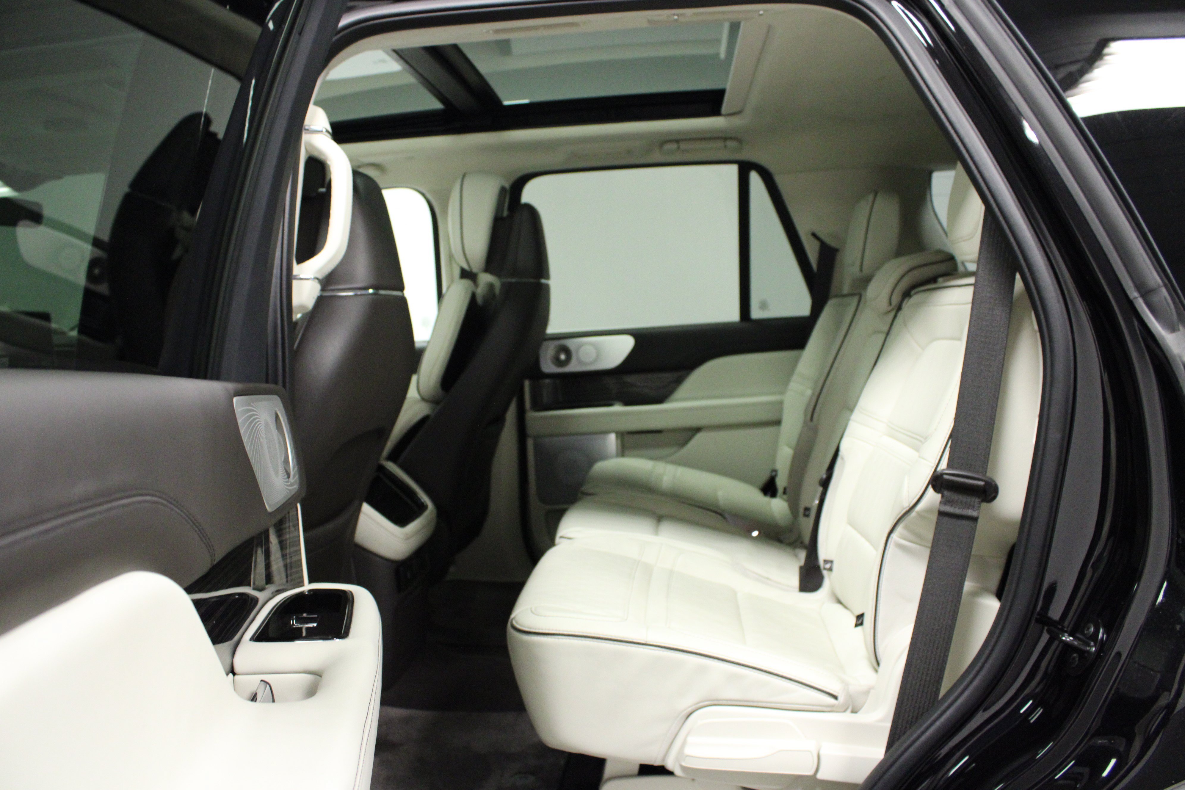 Used 2023 Lincoln Navigator Black Label AWD/4WD image 13