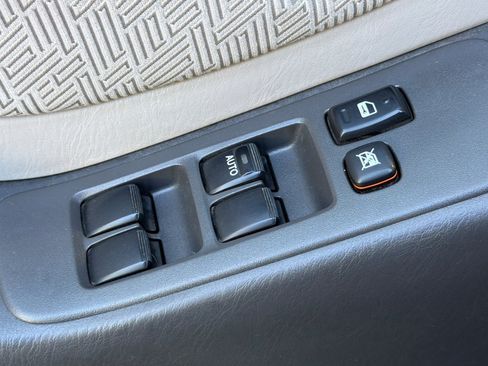 Used 2003 Toyota Highlander 4WD V6 image 13