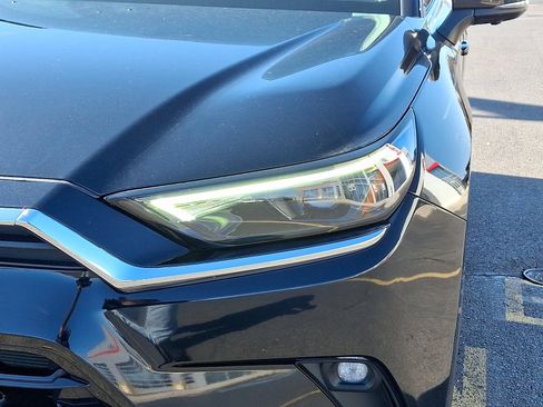 Used 2024 Toyota Grand Highlander Limited image 9