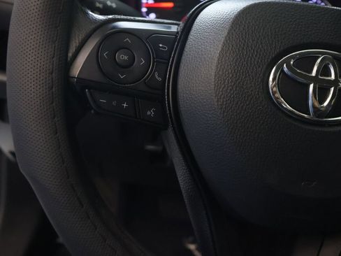 Used 2020 Toyota RAV4 LE FWD image 19