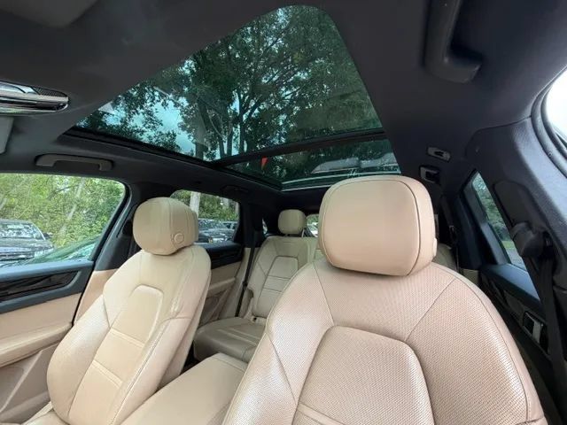 Used 2020 Porsche Cayenne AWD/4WD image 24