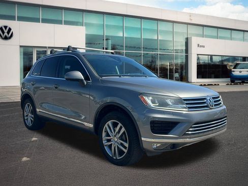 Used 2016 Volkswagen Touareg TDI AWD/4WD image 3