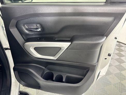 Used 2023 Nissan Titan SV w/ SV Convenience Package image 26