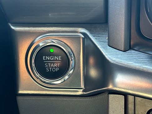 Used 2023 Ford F150 Lariat w/ FX4 Off-Road Package image 31