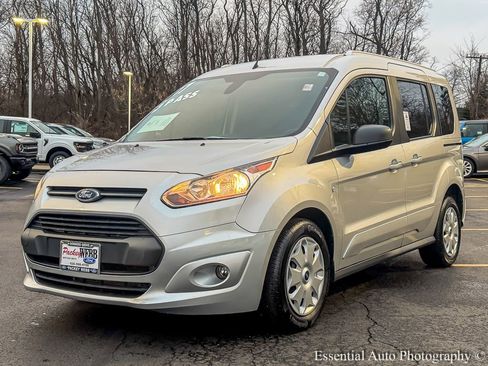 Used 2017 Ford Transit Connect XLT image 2