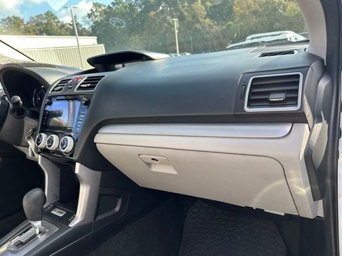 Used 2018 Subaru Forester 2.5i Premium image 15