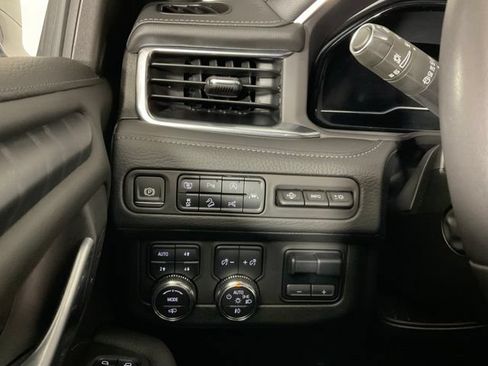 Used 2024 GMC Yukon Denali w/ Denali Reserve Package AWD/4WD image 17