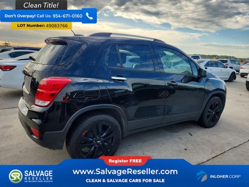 Used 2019 Chevrolet Trax LT w/ Sun & Sound Package image 4