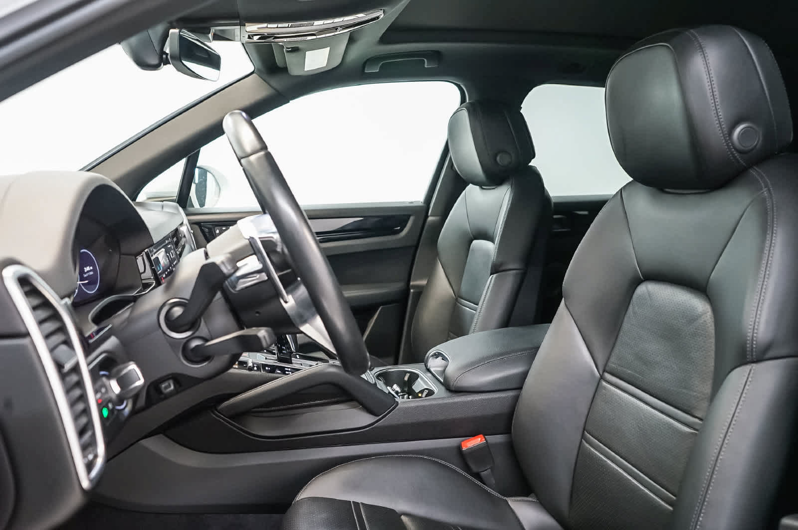 Certified 2023 Porsche Cayenne AWD/4WD image 23