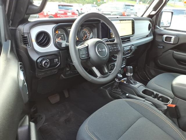 Used 2025 Jeep Wrangler Unlimited Sport AWD/4WD image 14