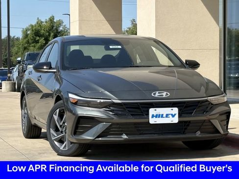 New 2025 Hyundai Elantra Sport image 2