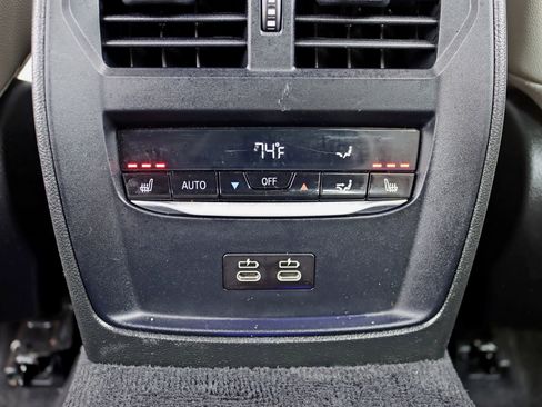 Used 2022 BMW M340i xDrive M340i xDrive Sedan 4D w/ Premium Package image 28