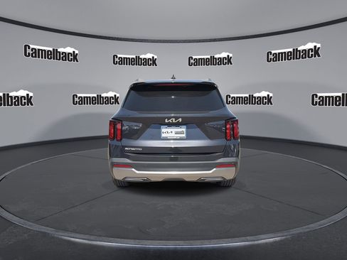 Certified 2025 Kia Sorento EX w/ Panoramic Sunroof Package FWD image 6