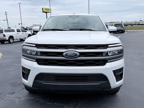 Used 2024 Ford Expedition XLT AWD/4WD image 3