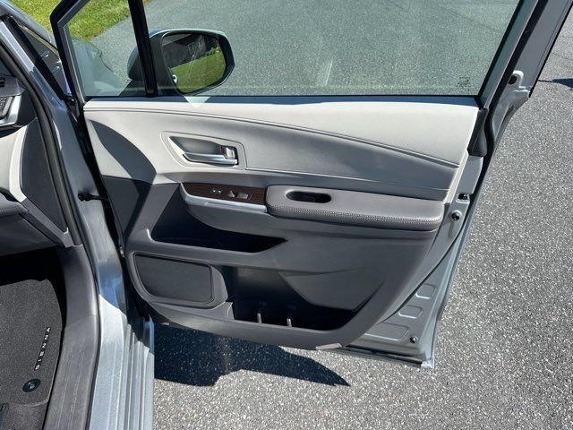 Used 2022 Toyota Sienna XLE AWD/4WD image 27