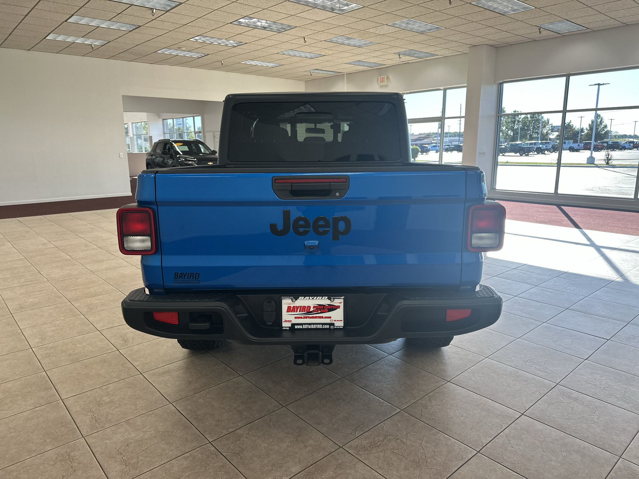 Used 2023 Jeep Gladiator Sport AWD/4WD image 6