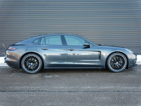 Used 2020 Porsche Panamera 4 image 24