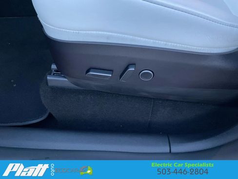 Used 2021 Tesla Model Y Long Range image 22