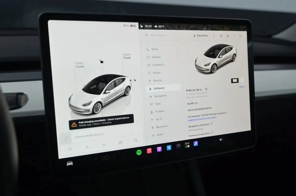 Used 2022 Tesla Model 3 Long Range AWD/4WD image 23
