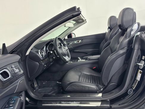 Used 2017 Mercedes-Benz SL 550 image 34