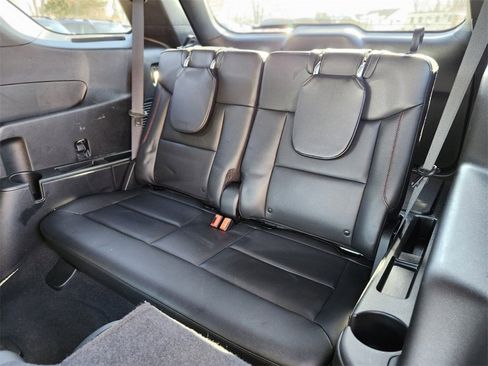 Certified 2022 Ford Explorer ST-Line w/ Class IV Trailer Tow Package image 18