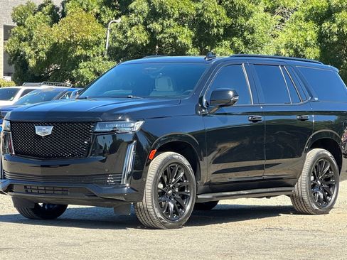 Used 2023 Cadillac Escalade Sport w/ LPO, ONYX Package AWD/4WD image 8