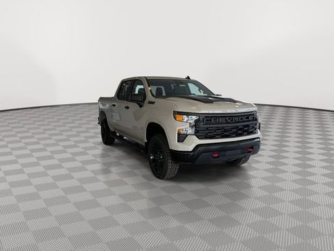 New 2026 Chevrolet Silverado 1500 Custom Trail Boss w/ LPO, Dark Essentials Package AWD/4WD image 2