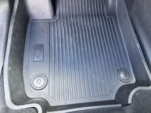 Used 2026 GMC Terrain Elevation w/ Elevation Premium Package image 17