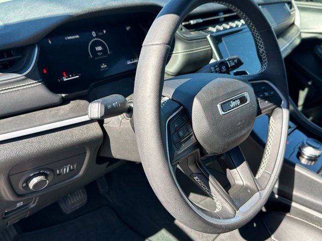 Used 2024 Jeep Grand Cherokee Altitude AWD/4WD image 18