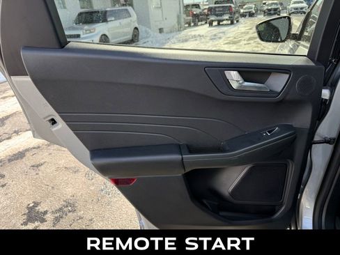 Used 2022 Ford Escape SEL w/ Technology Package image 11